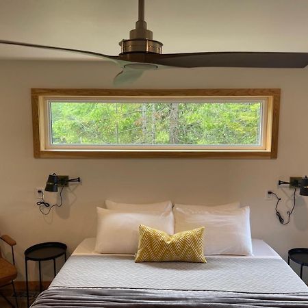 Stone Cove Waterfront Adults Only B&B 托伯莫里 外观 照片