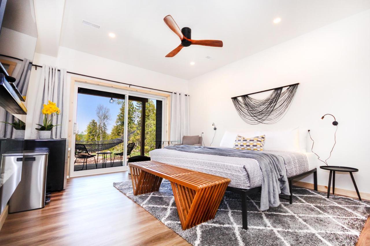 Stone Cove Waterfront Adults Only B&B 托伯莫里 外观 照片