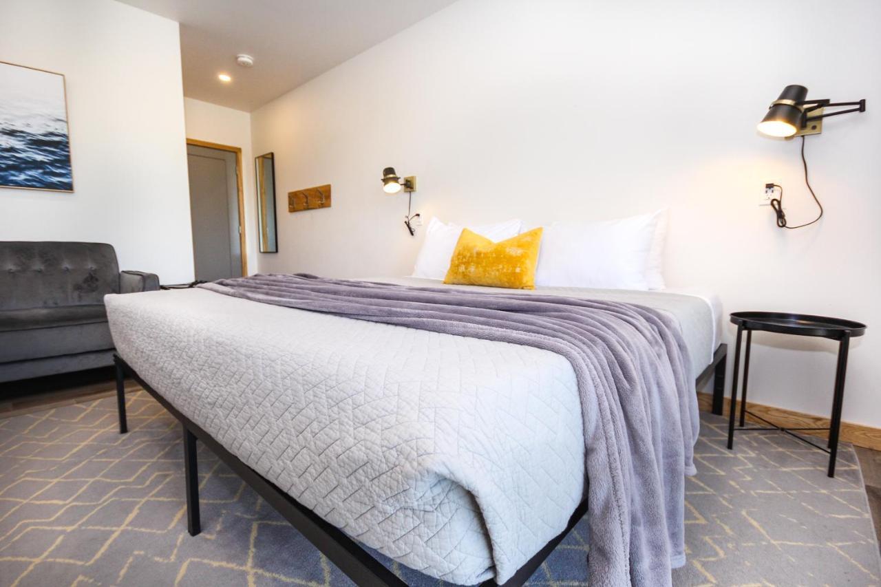 Stone Cove Waterfront Adults Only B&B 托伯莫里 外观 照片
