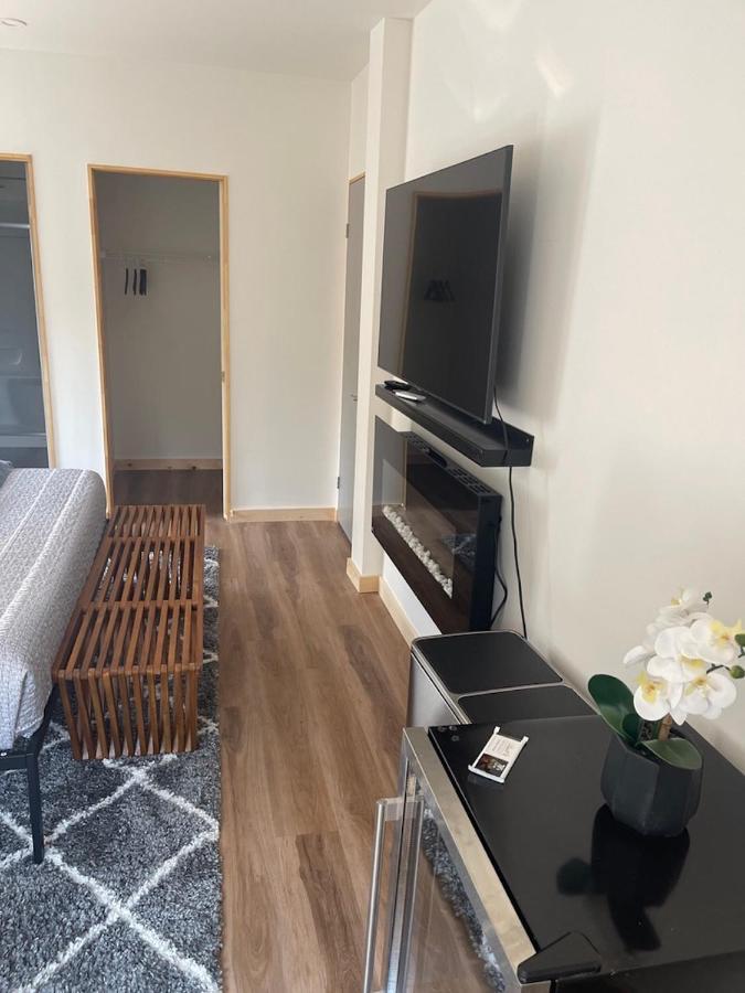 Stone Cove Waterfront Adults Only B&B 托伯莫里 外观 照片