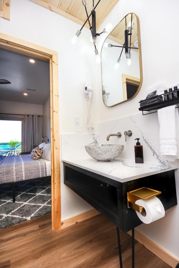 Stone Cove Waterfront Adults Only B&B 托伯莫里 外观 照片
