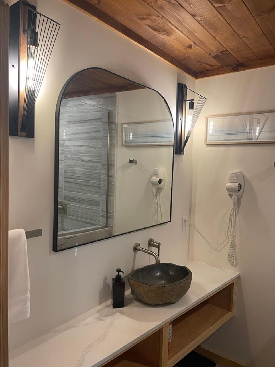 Stone Cove Waterfront Adults Only B&B 托伯莫里 外观 照片
