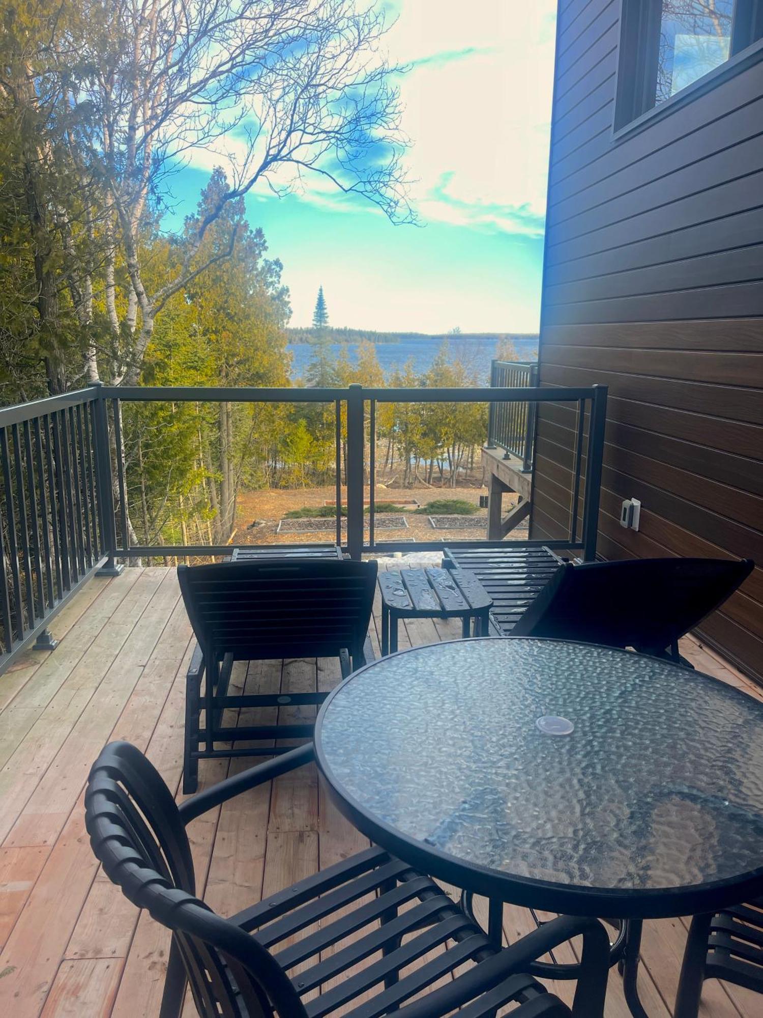 Stone Cove Waterfront Adults Only B&B 托伯莫里 外观 照片